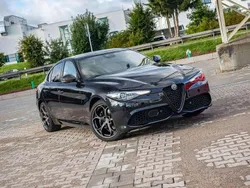 Schwarz Gebraucht 2023 Alfa Romeo Giulia Estrema Limousine | 43.590 €