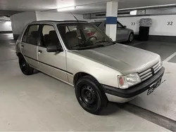 Grau Gebraucht 1992 Peugeot 205 Kleinwagen | 3.400 €