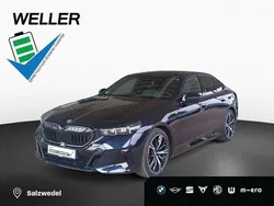 Carbonschwarz (schwarz) Gebraucht 2024 BMW 550e M Sport Limousine | 74.900 € (Fairer Preis)