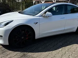Weiß Gebraucht 2020 Tesla Model 3 Limousine | 29.900 €