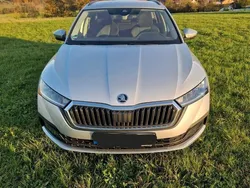 Silber Gebraucht 2021 Skoda Octavia Ambition Kombi | 19.400 €