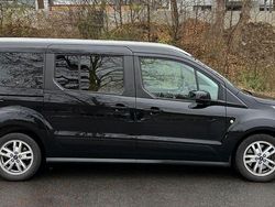 Schwarz Gebraucht 2018 Ford Tourneo Connect Van / Kleinbus | 15.990 € (Fairer Preis)
