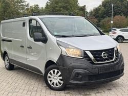 Mercury grey (m) Gebraucht 2017 Nissan NV300 Comfort Van | 9.999 € (Superpreis)