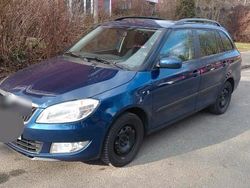 Blau Gebraucht 2010 Skoda Fabia Ambiente Kleinwagen | 3.950 € (Fairer Preis)