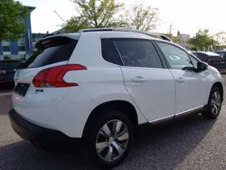 Weiß Gebraucht 2015 Peugeot 2008 Urban Move SUV | 8.500 € (Fairer Preis)