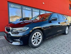 Black sapphire Gebraucht 2022 BMW 318 Sport Line Kombi | 18.780 € (Superpreis)
