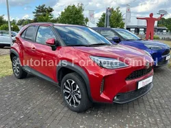 Rot Neu 2025 Toyota Yaris Cross Edition SUV | 29.480 €
