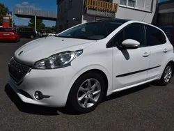 Weiß Gebraucht 2012 Peugeot 208 Allure Kleinwagen | 4.950 € (Fairer Preis)