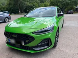 Grün Gebraucht 2023 Ford Focus ST Limousine | 36.000 € (Etwas zu teuer)