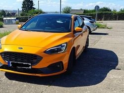 Orange Gebraucht 2022 Ford Focus ST Limousine | 27.400 € (Superpreis)
