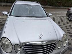 Silber Gebraucht 2007 Mercedes E220 Kombi | 4.000 €
