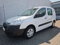 Weiß Gebraucht 2017 Citroën Berlingo Business Class Van / Kleinbus | 5.831 € (Etwas zu teuer)