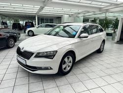Weiß Gebraucht 2019 Skoda Superb Ambition Kombi | 18.300 € (Fairer Preis)