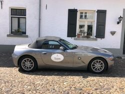 Silber Gebraucht 2004 BMW Z4 Cabrio | 5.000 € (Teuer)