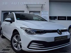 Pure white Gebraucht 2021 VW Golf VIII Life Kombi | 17.999 € (Superpreis)