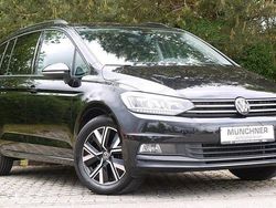 Deep black perleffekt Gebraucht 2023 VW Touran Comfortline Van / Kleinbus | 29.999 € (Fairer Preis)