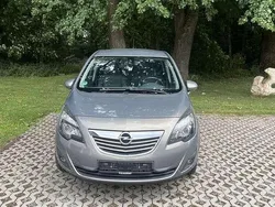 Grün Gebraucht 2010 Opel Meriva Edition Van / Kleinbus | 5.000 € (Fairer Preis)