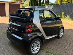 Schwarz Gebraucht 2011 Smart ForTwo Cabrio Cabrio | 3.900 € (Fairer Preis)