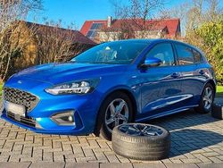 Blau Gebraucht 2018 Ford Focus ST-Line Limousine | 13.900 € (Teuer)