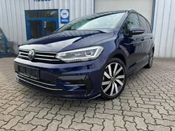 Blau Gebraucht 2024 VW Touran R-line Van / Kleinbus | 33.999 € (Fairer Preis)