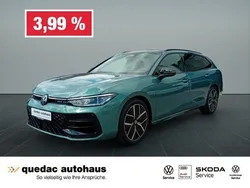 Grün Gebraucht 2024 VW Passat R-line Kombi | 50.850 € (Fairer Preis)