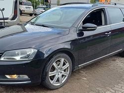 Schwarz Gebraucht 2012 VW Passat Comfortline Kombi | 4.680 € (Fairer Preis)