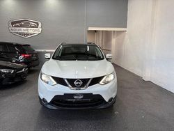 Weiß Gebraucht 2015 Nissan Qashqai 360º SUV | 10.800 € (Fairer Preis)