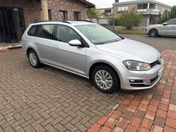 Silber Gebraucht 2016 VW Golf VII Trendline Kombi | 7.700 € (Guter Preis)
