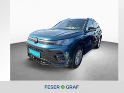 Nightshade blue metallic Gebraucht 2024 VW Tiguan R-line SUV | 45.990 € (Fairer Preis)