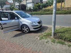 Grau Gebraucht 2007 VW Touran Van / Kleinbus | 2.400 € (Guter Preis)
