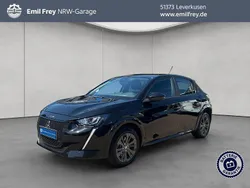 Perla nera schwarz metallic Gebraucht 2023 Peugeot e-208 Active Kleinwagen | 19.385 € (Superpreis)