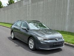 Grau Gebraucht 2022 VW Golf VIII Life Limousine | 12.200 €
