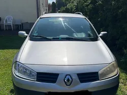 Grau Gebraucht 2005 Renault Mégane II Limousine | 750 € (Guter Preis)