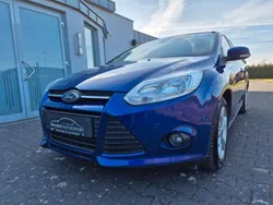 Blau Gebraucht 2014 Ford Focus Limousine | 7.500 € (Fairer Preis)