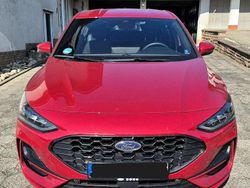 Rot Gebraucht 2023 Ford Focus Limousine | 22.500 € (Etwas zu teuer)