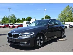 Grau Gebraucht 2020 BMW 520 Performance Kombi | 27.990 € (Guter Preis)
