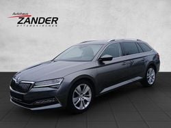 Graphitegrau Gebraucht 2022 Skoda Superb Style Kombi | 19.900 € (Guter Preis)
