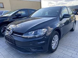 Grau Gebraucht 2019 VW Golf VII Trendline Limousine | 13.750 € (Fairer Preis)