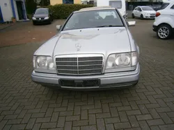 Silber Gebraucht 1995 Mercedes 200 Coupé | 9.999 €