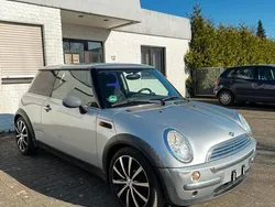 Silber Gebraucht 2004 Mini Cooper Kleinwagen | 2.300 € (Etwas zu teuer)