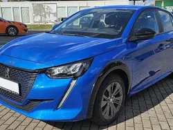 Vertigo blau Gebraucht 2022 Peugeot e-208 Active Kleinwagen | 18.489 € (Etwas zu teuer)