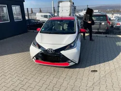 Weiß Gebraucht 2017 Toyota Aygo Touch Kleinwagen | 7.500 € (Fairer Preis)