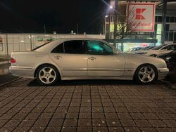 Silber Gebraucht 2000 Mercedes E270 Limousine | 3.800 €