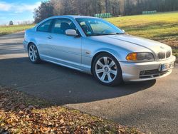 Silber Gebraucht 2001 BMW 330 Basis Coupé | 11.450 € (Fairer Preis)