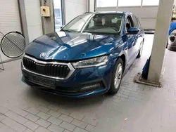 Modra lava/lava blau Gebraucht 2021 Skoda Octavia Ambition Kombi | 15.290 € (Guter Preis)
