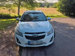 Weiß Gebraucht 2012 Chevrolet Cruze Kombi | 1.800 €