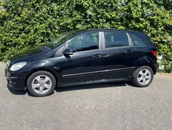 Schwarz Gebraucht 2011 Mercedes B200 Van / Kleinbus | 6.999 € (Guter Preis)