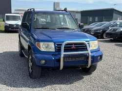 Blau Gebraucht 2003 Mitsubishi Pajero SUV | 1.999 € (Fairer Preis)