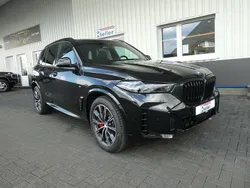 Schwarz Gebraucht 2024 BMW X5 M Sport SUV | 87.490 € (Superpreis)