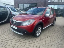Rot Gebraucht 2011 Dacia Sandero Stepway Kleinwagen | 5.600 € (Teuer)